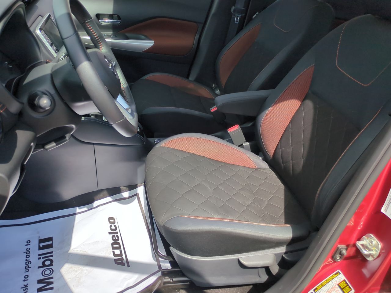 2020 Nissan Kicks SR photo 13