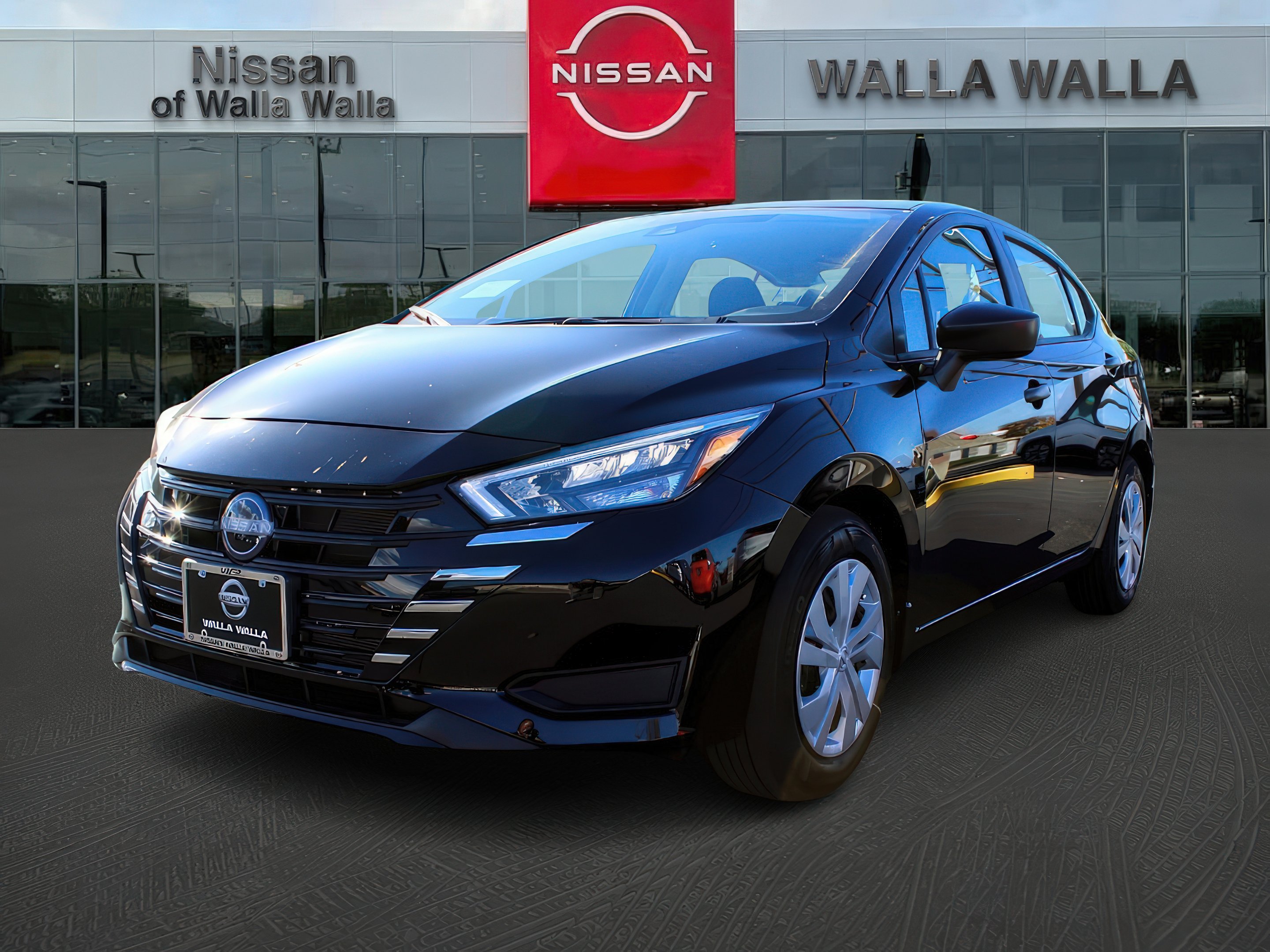 2025 Nissan Versa S photo 3