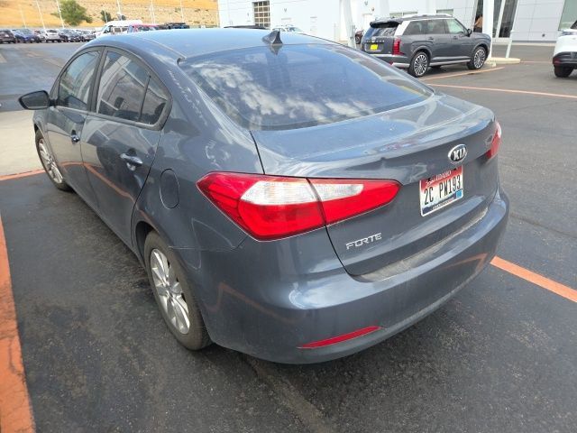 2016 Kia Forte LX photo 4