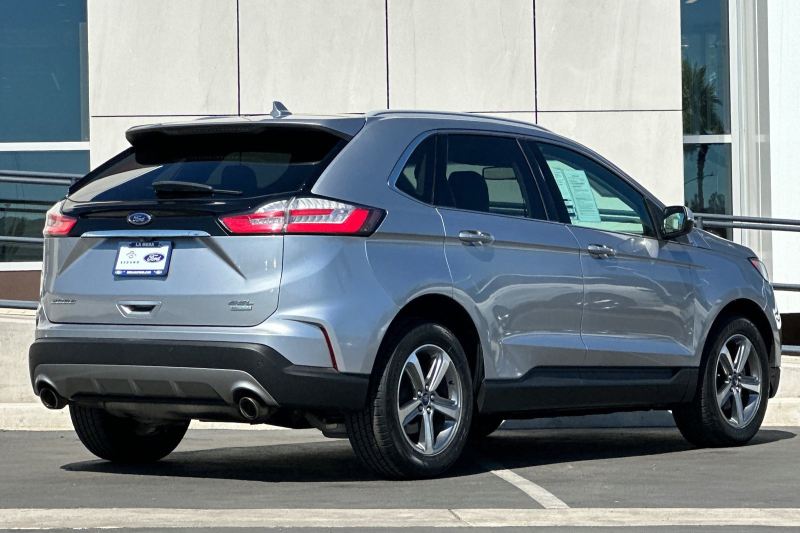 2020 Ford Edge SEL photo 3