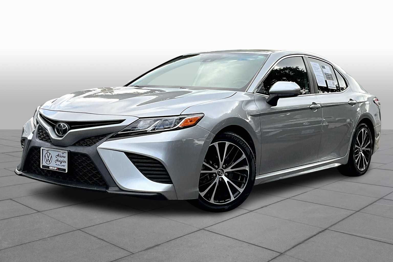 2020 Toyota Camry SE