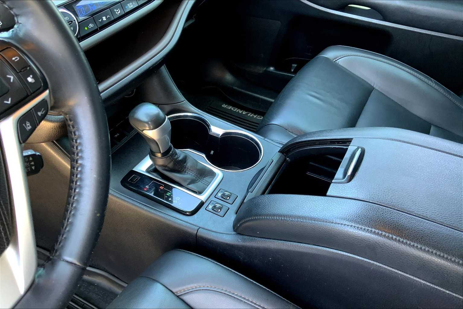 2019 Toyota Highlander XLE photo 16