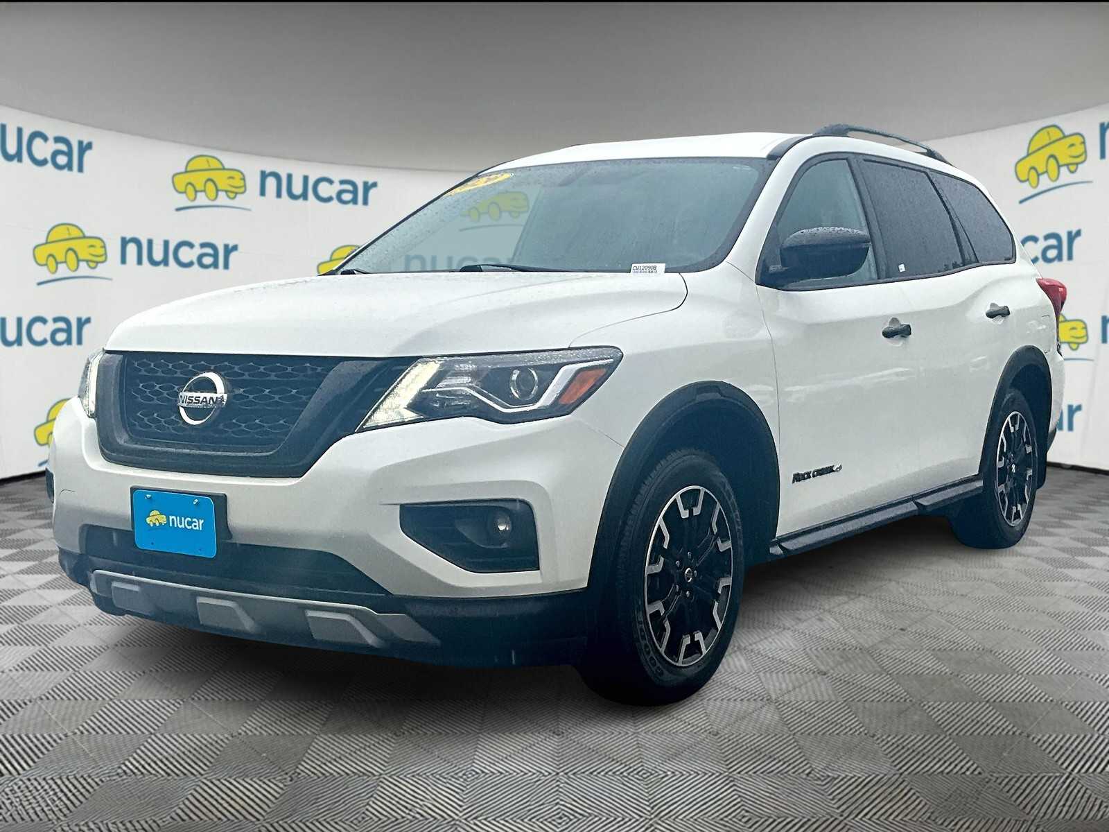 2020 Nissan Pathfinder SV photo 3