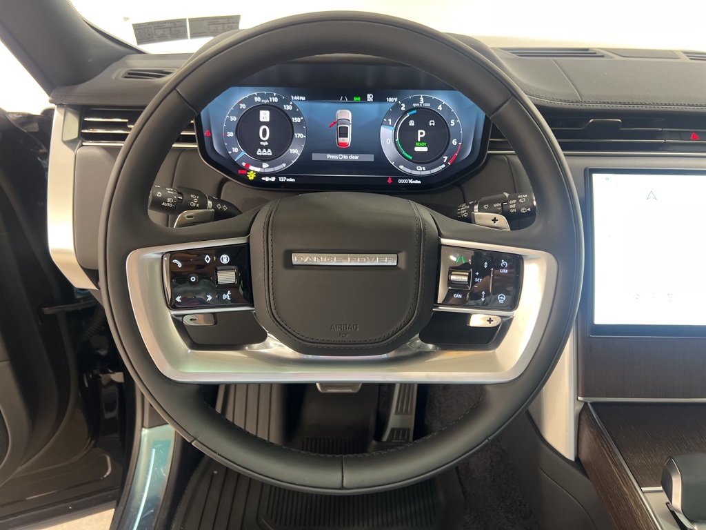 2025 Land Rover Range Rover SE photo 14