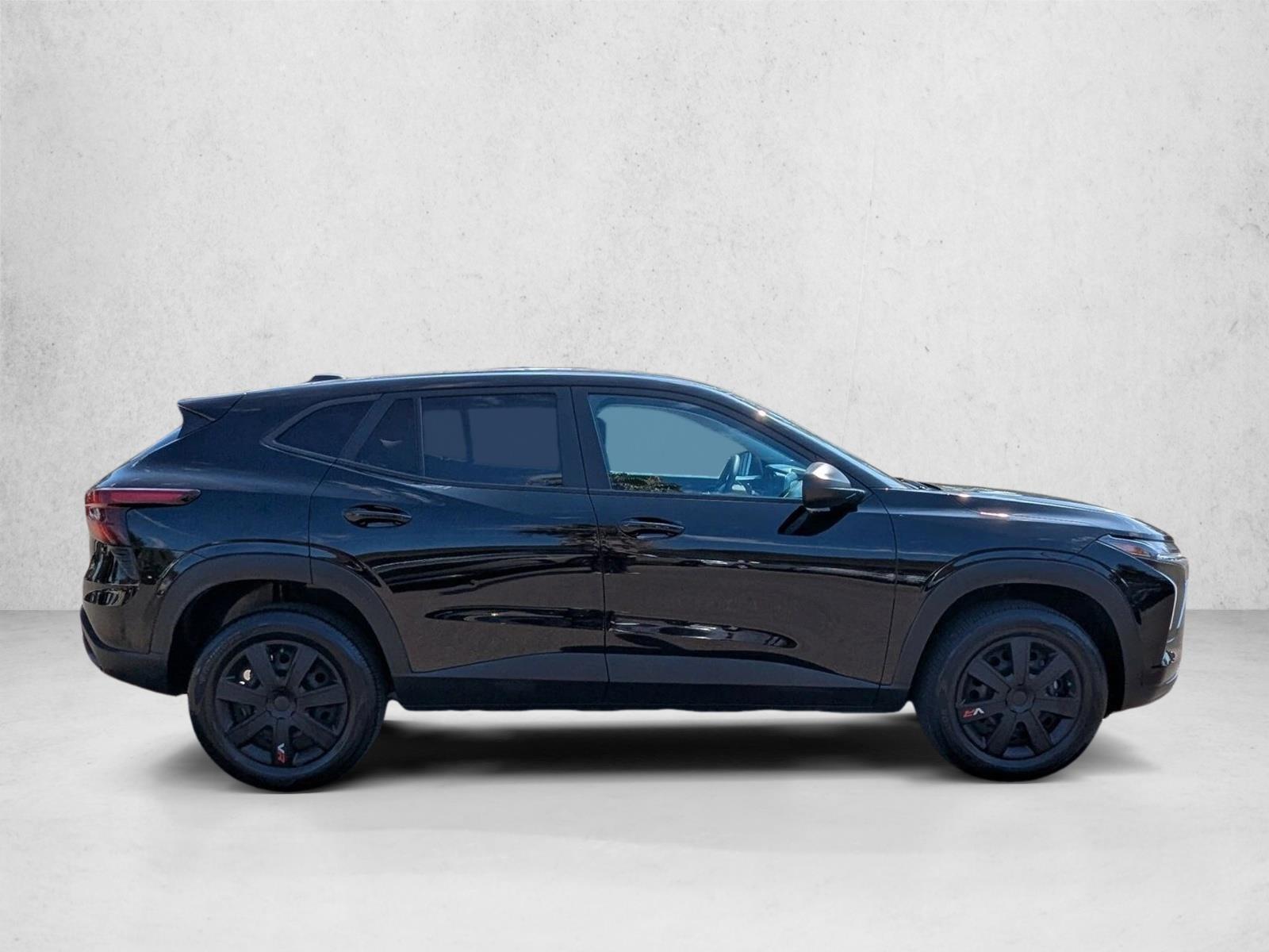 2024 Chevrolet Trax LS photo 3