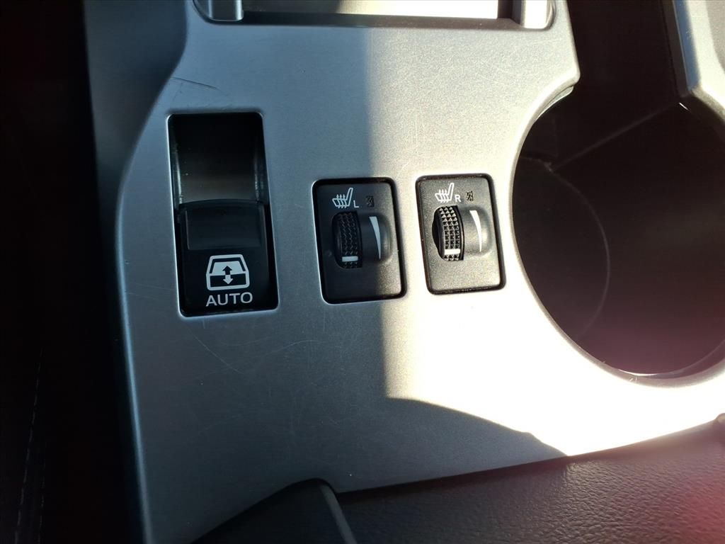 2024 Toyota 4Runner SR5 Premium photo 19