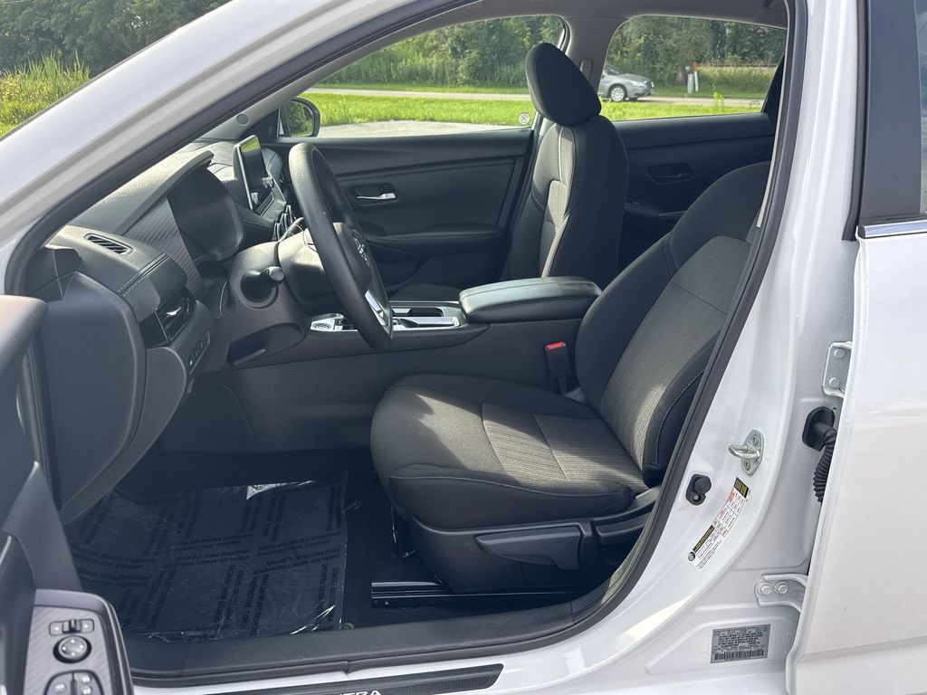 2024 Nissan Sentra SV photo 13