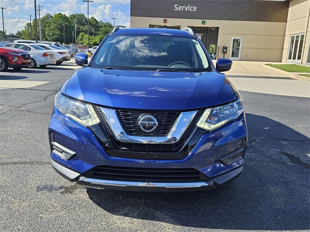 2019 Nissan Rogue SV photo 2