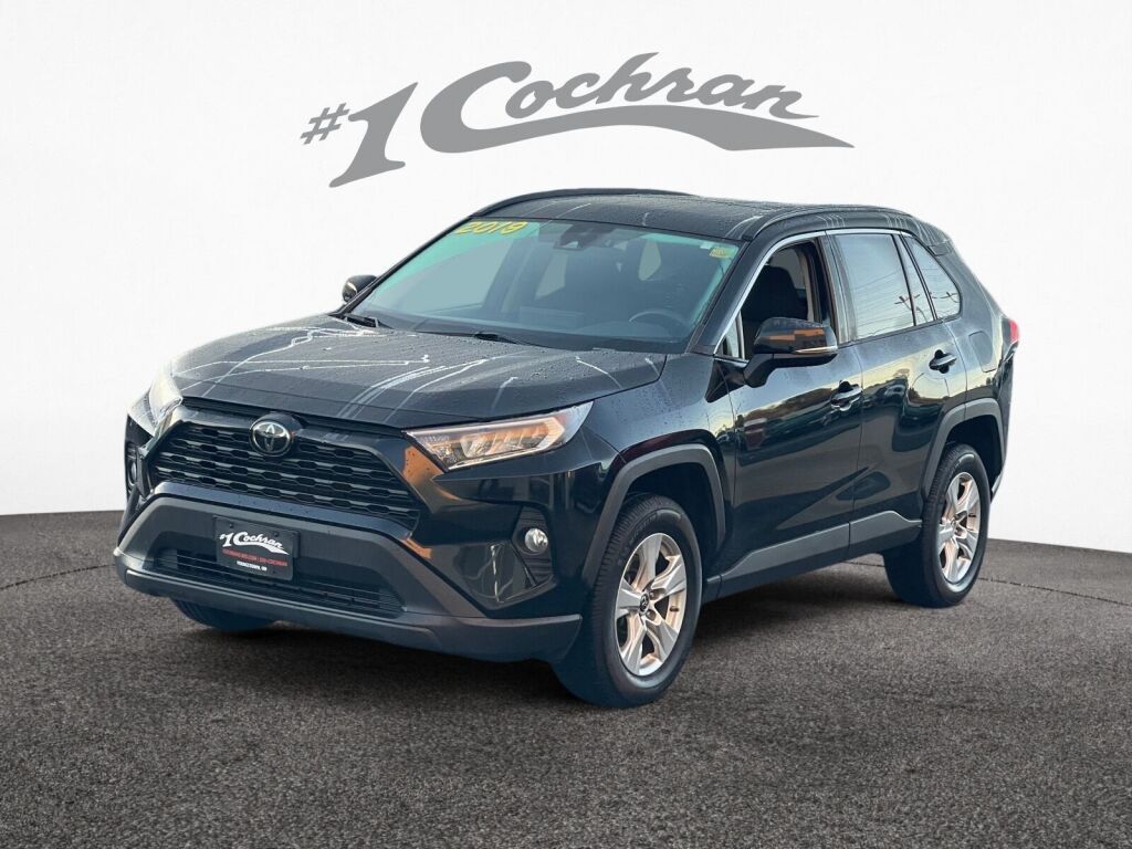 2019 Toyota RAV4 XLE photo 3