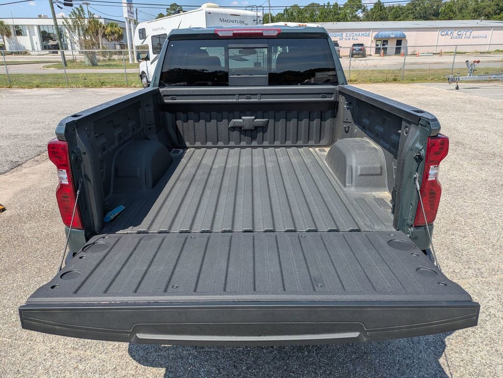 2025 Chevrolet Silverado 1500 LT photo 24