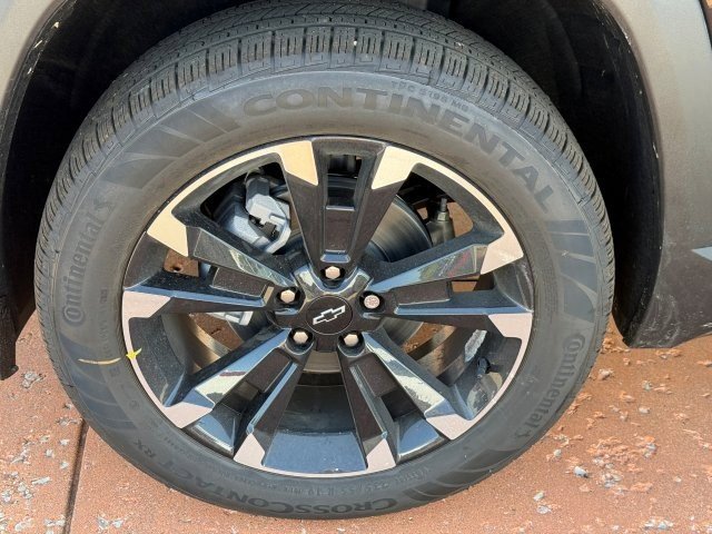 2026 Chevrolet Equinox RS photo 2