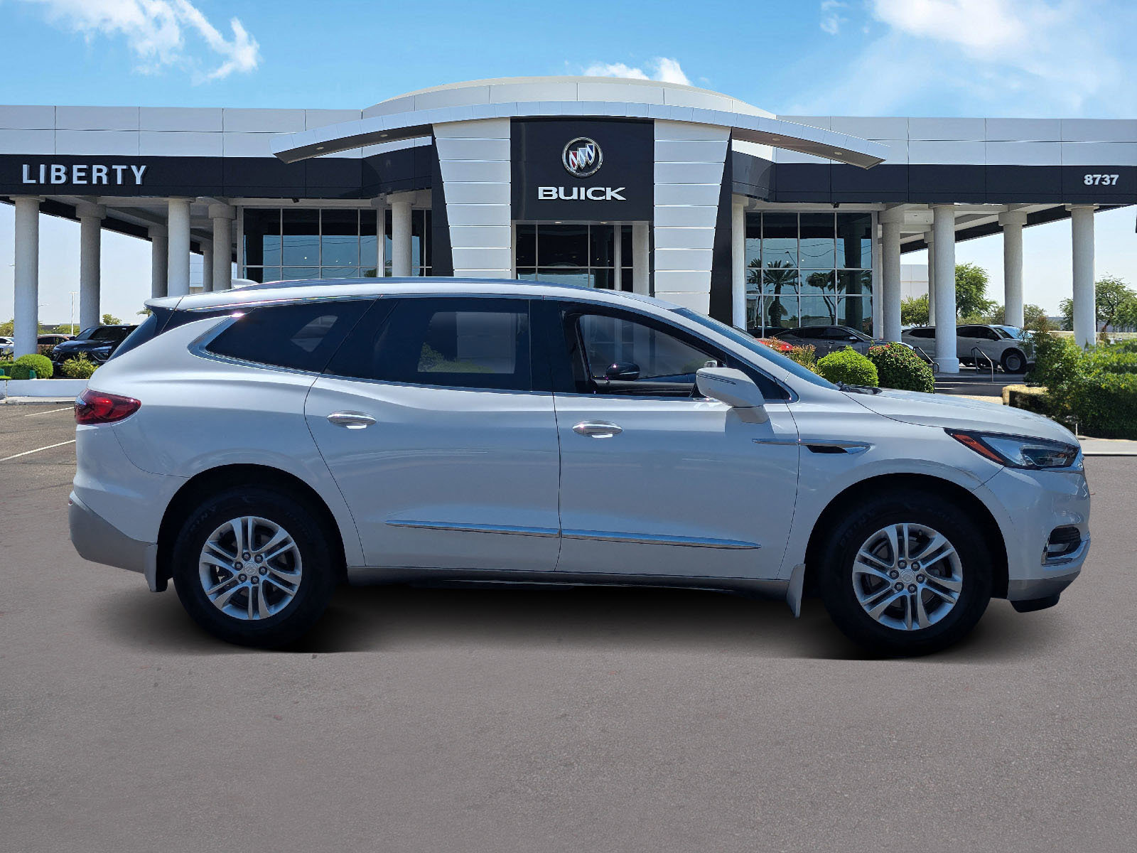 2019 Buick Enclave Essence photo 2