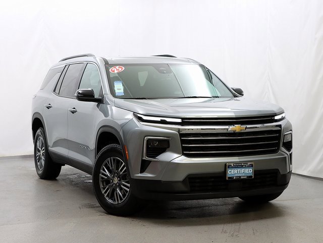 2025 Chevrolet Traverse LT's photo