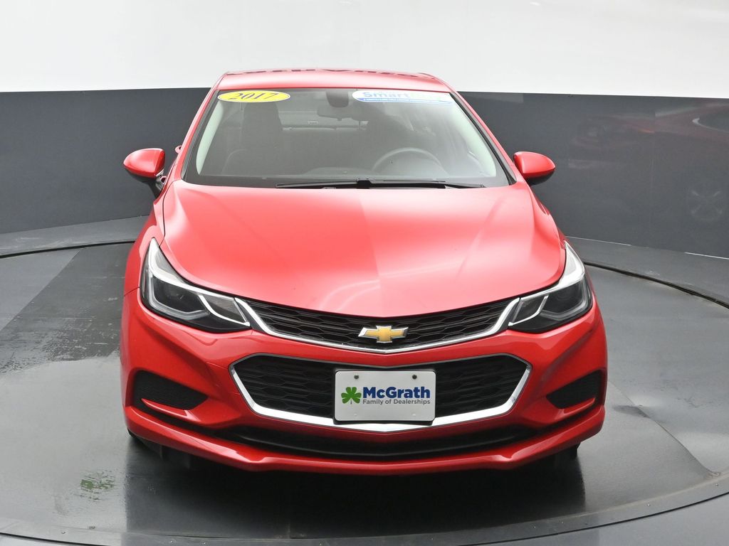 2017 Chevrolet Cruze LT photo 2
