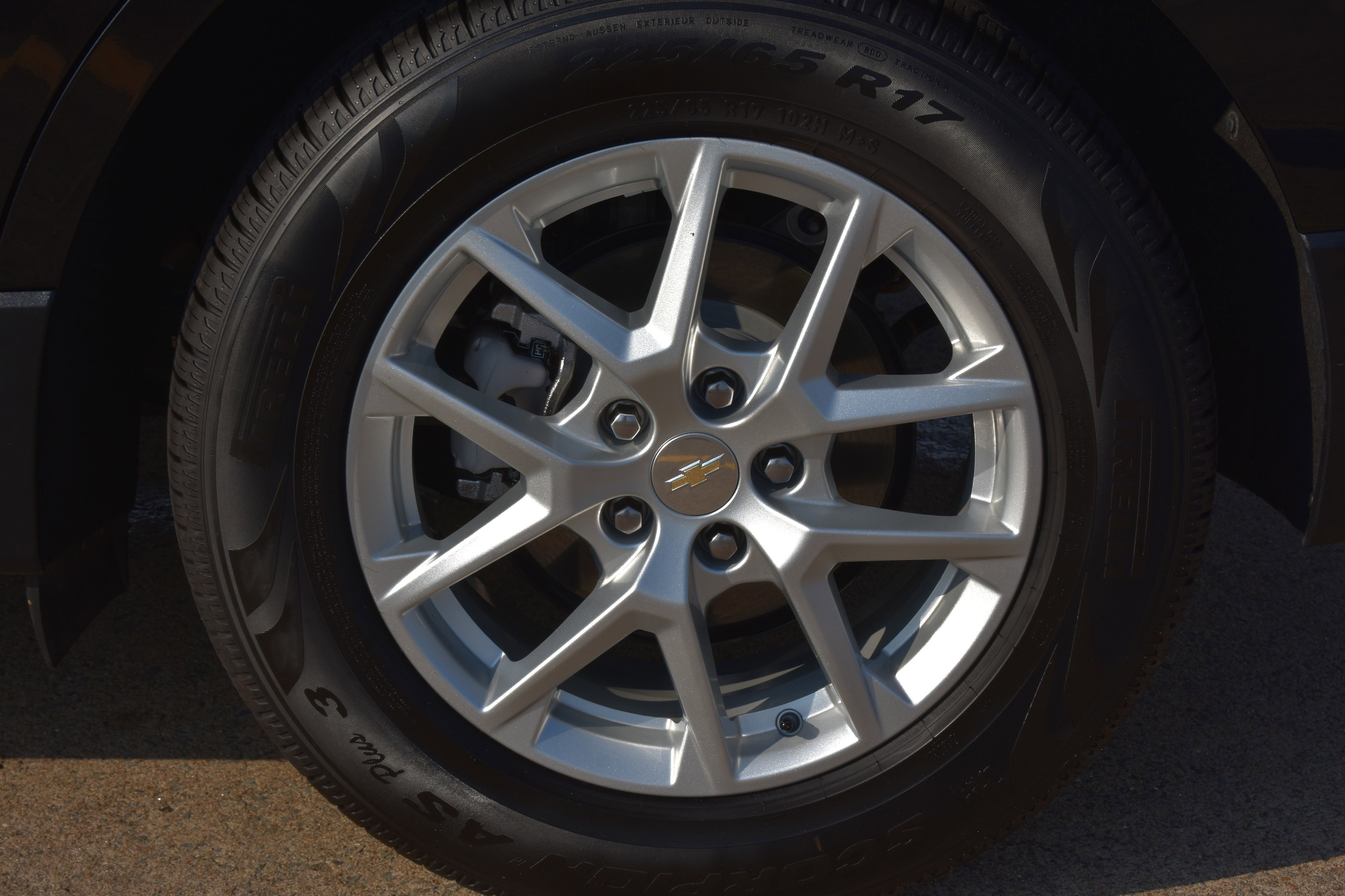 2023 Chevrolet Equinox LT photo 3