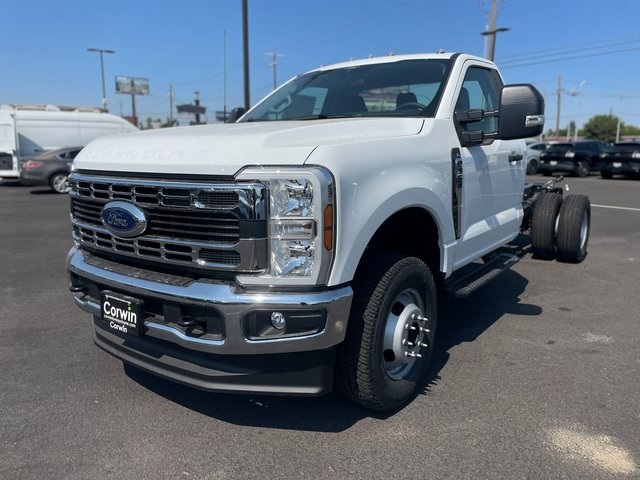 2025 Ford F-350 photo 5