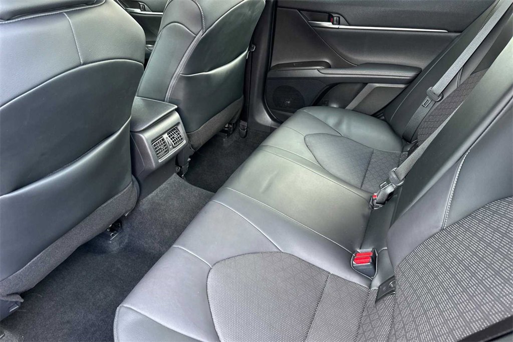 2022 Toyota Camry XSE photo 11