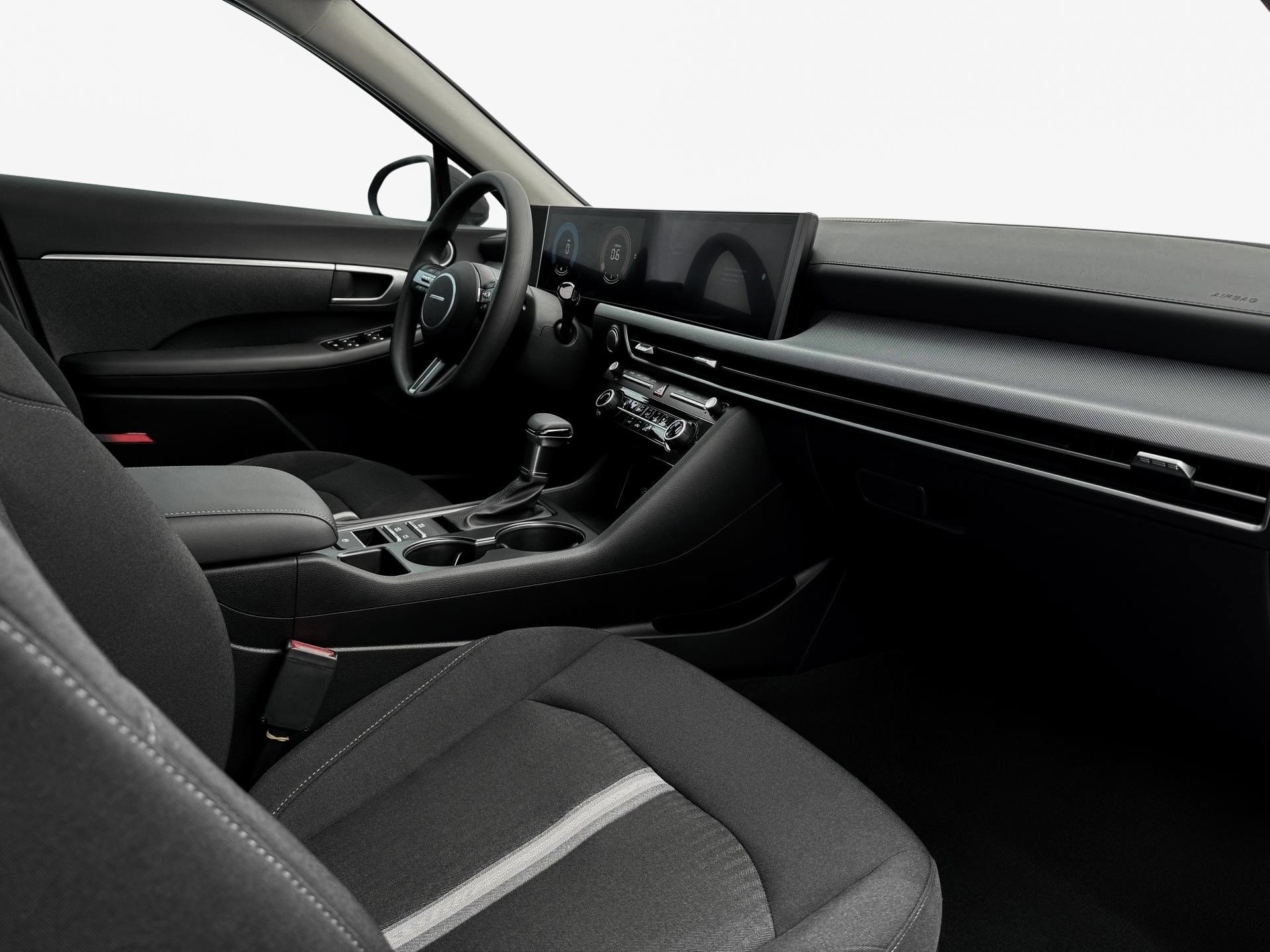2025 Hyundai Sonata SE photo 14