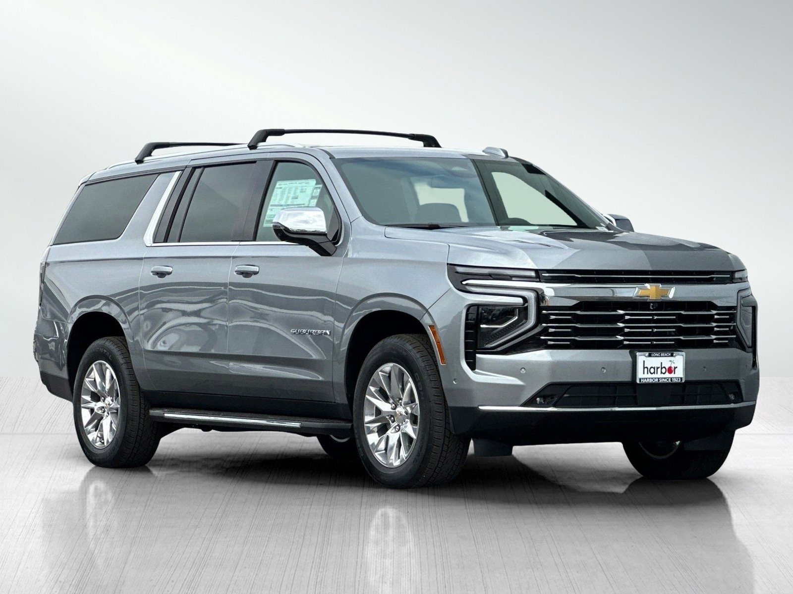 2025 Chevrolet Suburban Premier photo 2