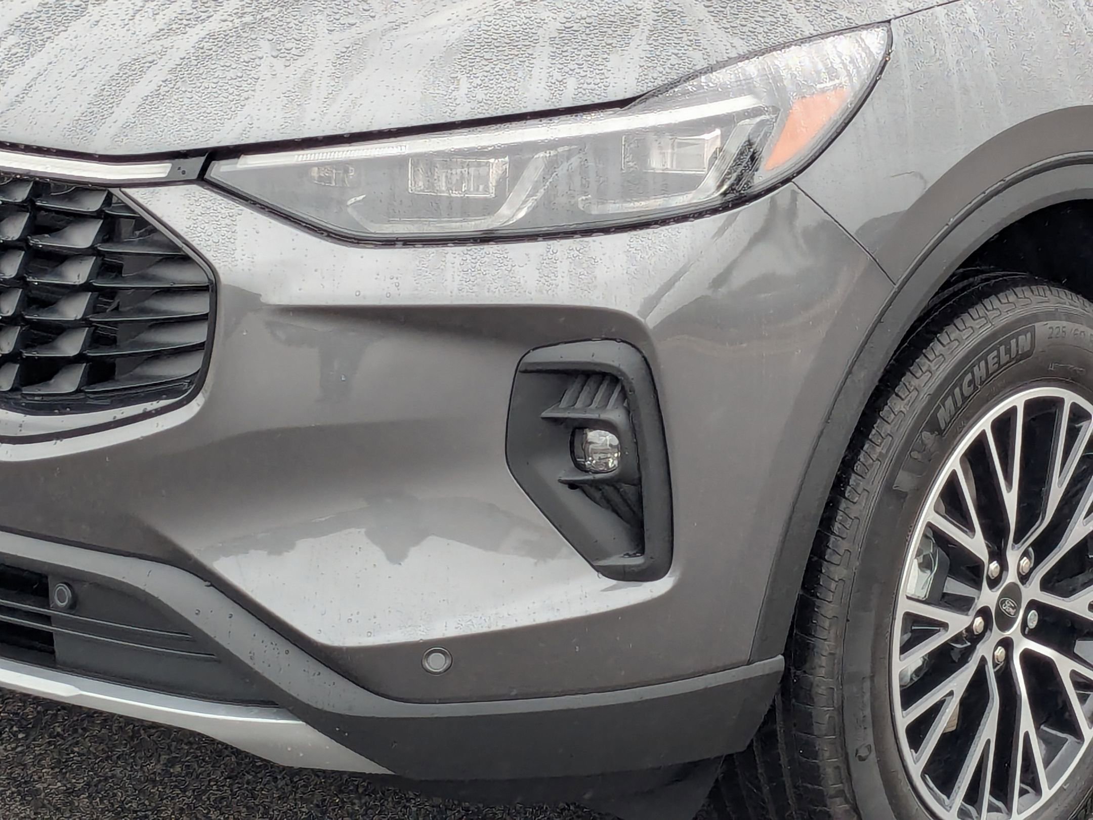 2025 Ford Escape Plug-In Hybrid photo 2