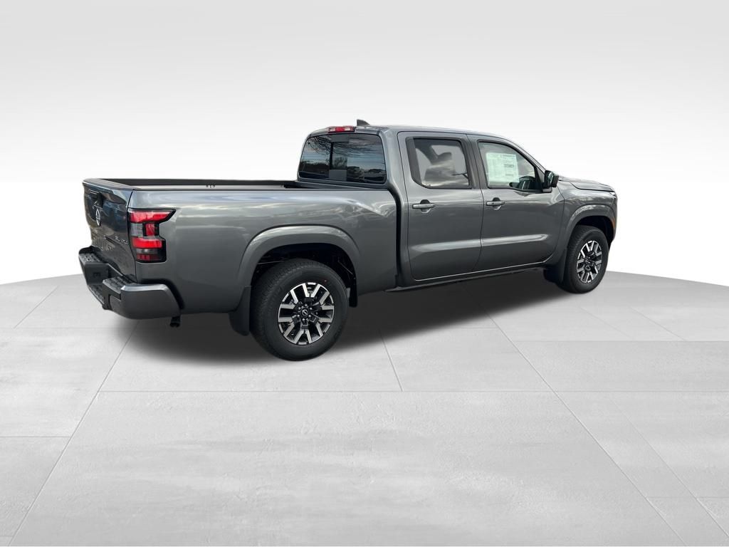 2025 Nissan Frontier Crew Cab SL photo 4
