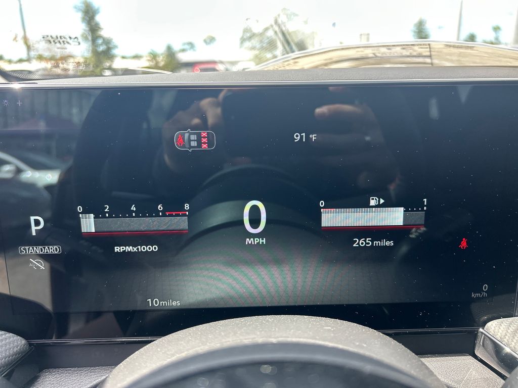 2026 Nissan Kicks SR photo 24