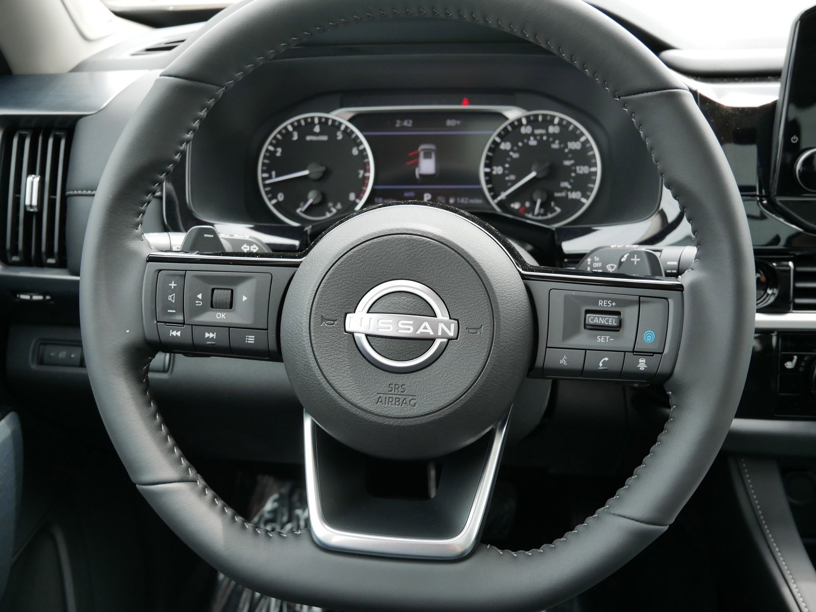 2025 Nissan Pathfinder SL photo 18