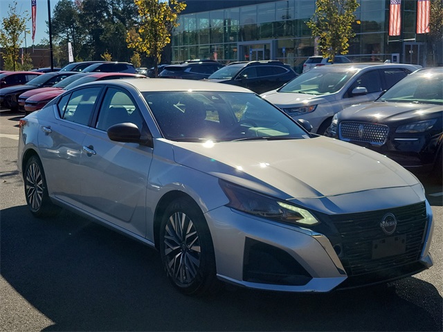 2024 Nissan Altima 2.5 SV photo 3