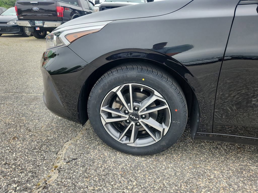2022 Kia Forte LXS photo 22