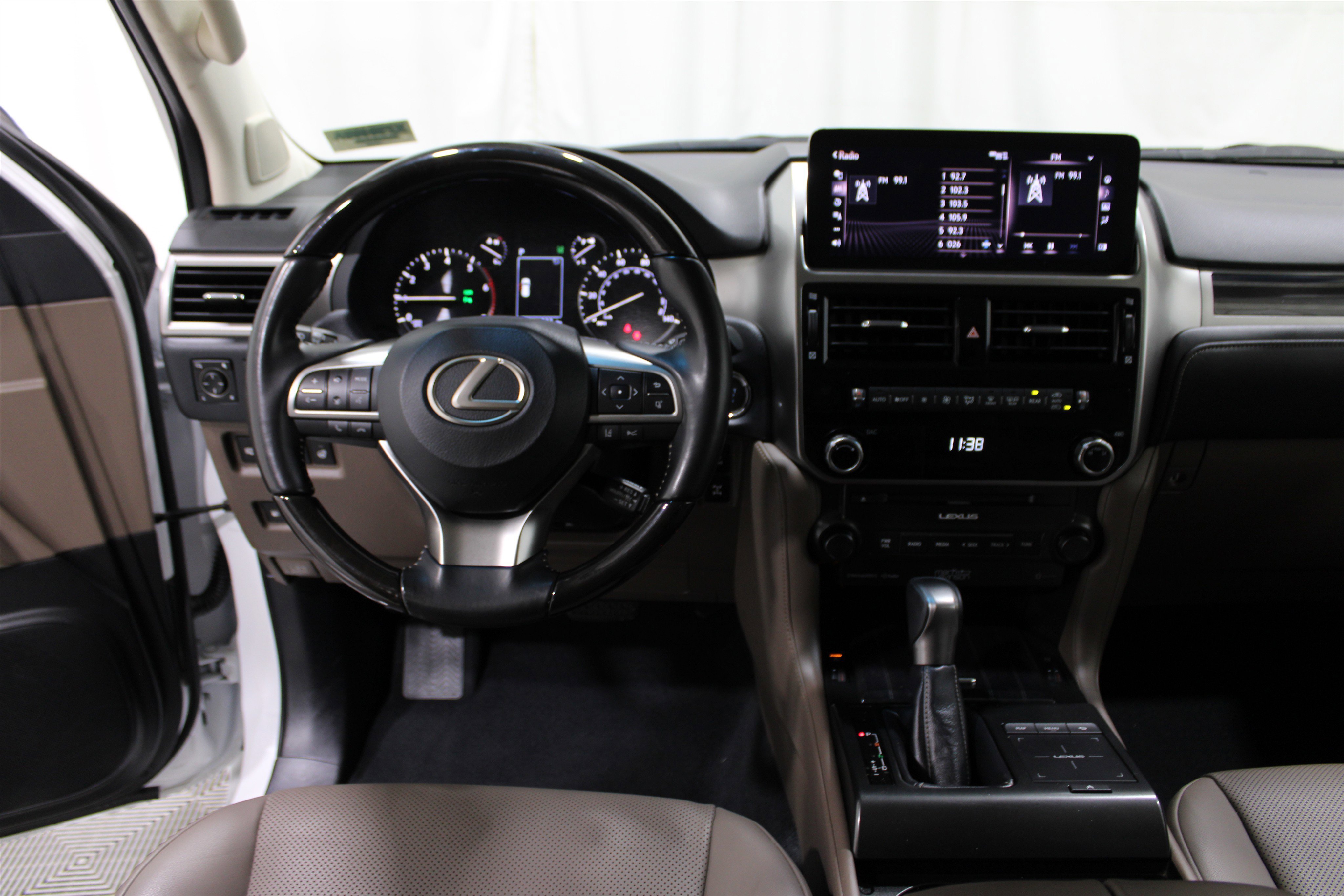 2023 Lexus GX 460 Premium photo 2
