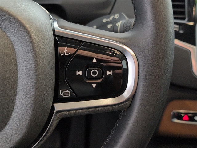 2024 Volvo XC90 Plus photo 26