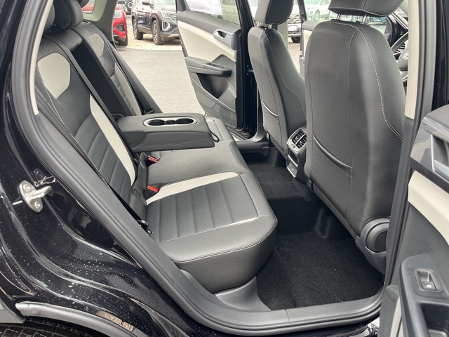 2025 Volkswagen Taos SEL photo 21