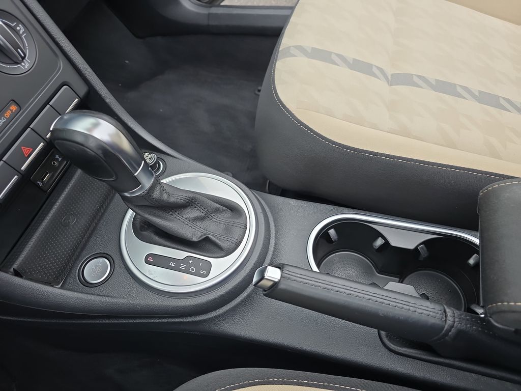 2018 Volkswagen Beetle SE Coast photo 22