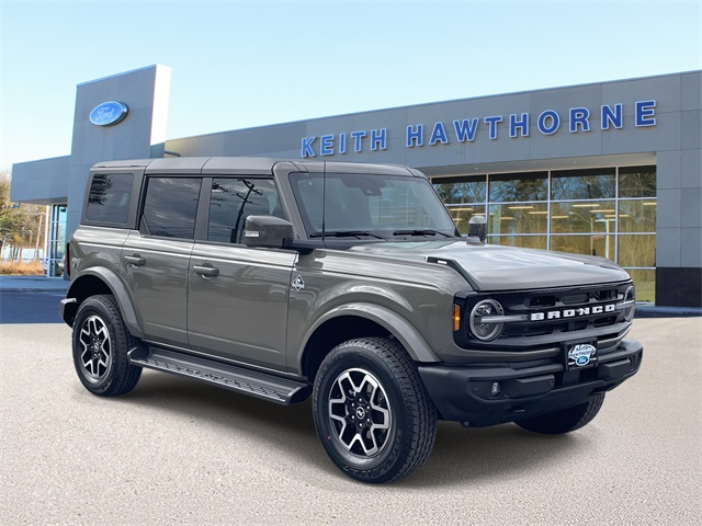 2025 Ford Bronco 4-Door Outer Banks's photo