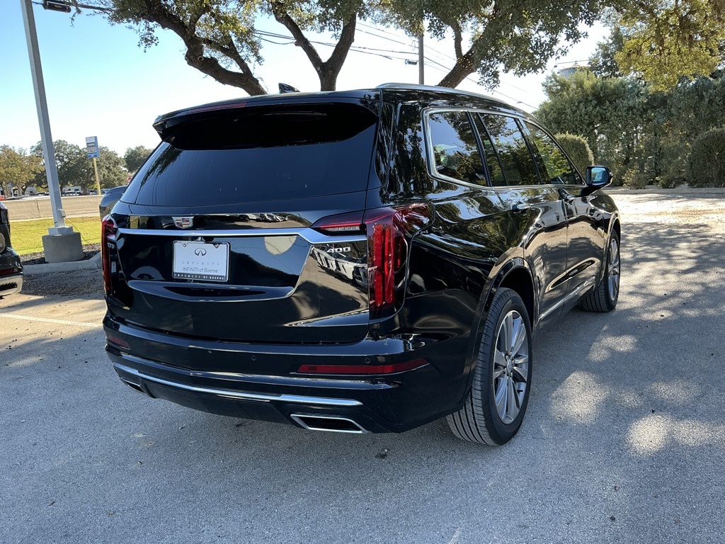 2025 Cadillac XT6 Premium Luxury photo 3