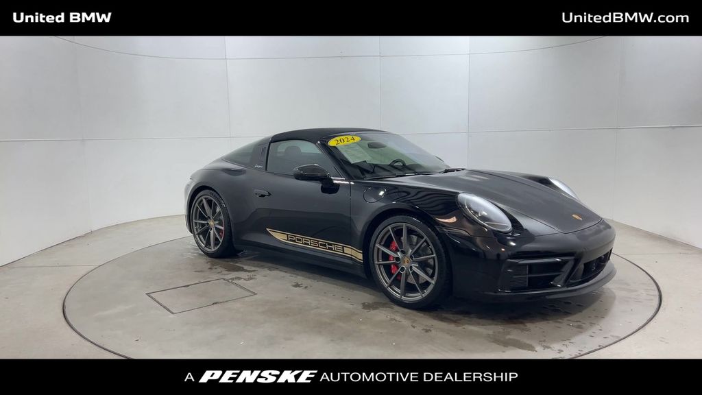 2024 Porsche 911 Targa 4S photo 2