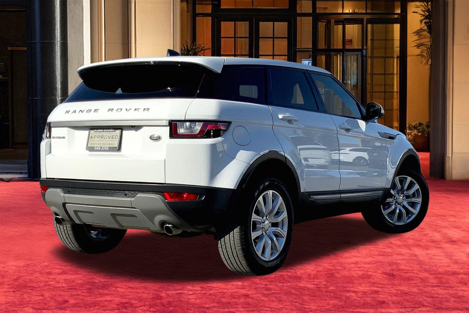 2019 Land Rover Range Rover Evoque SE photo 11