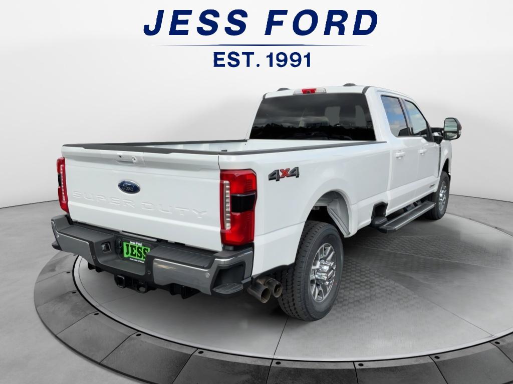 2026 Ford F-350 Lariat photo 3