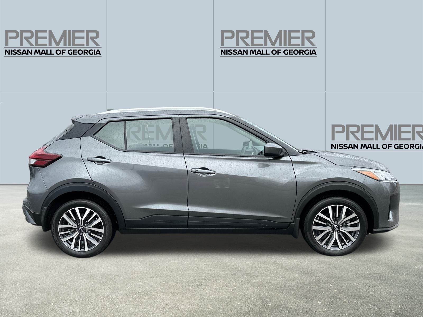2024 Nissan Kicks SV photo 2