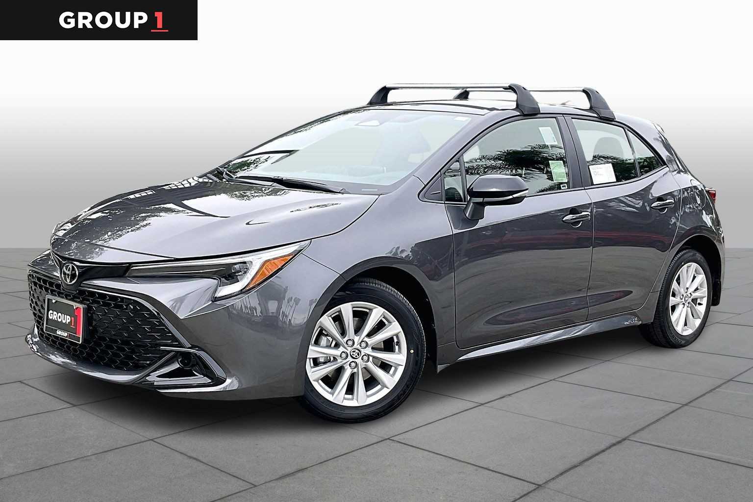 2026 Toyota Corolla Hatchback SE's photo