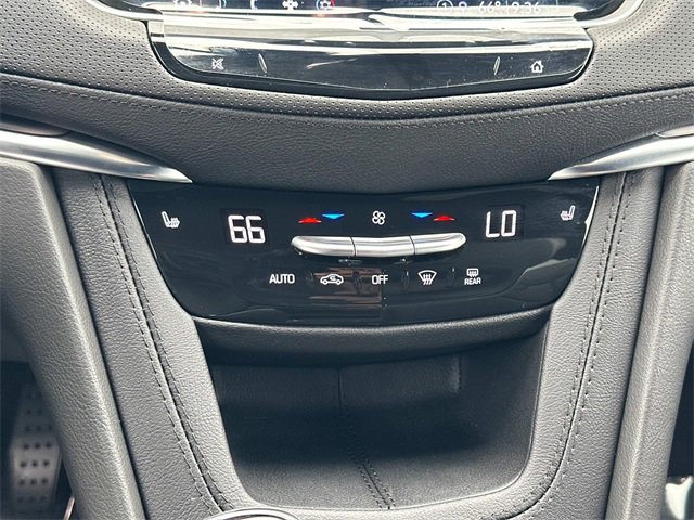 2025 Cadillac XT5 Luxury photo 4