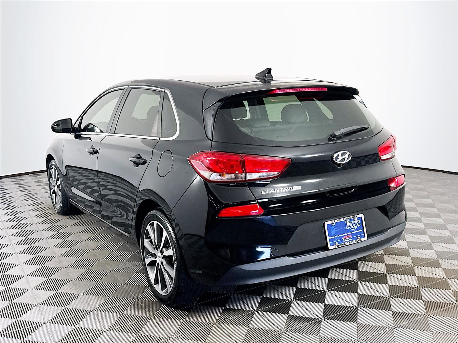 2020 Hyundai Elantra GT Base photo 5