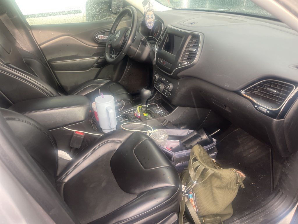 2019 Jeep Cherokee Altitude photo 20