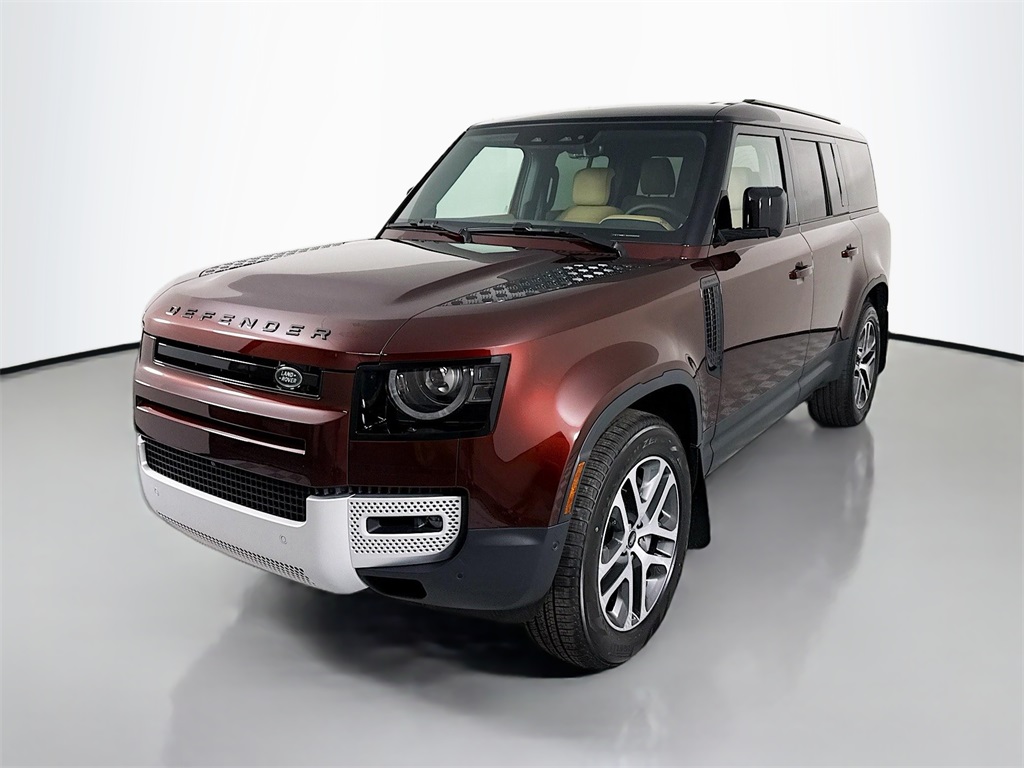 2025 Land Rover Defender S's photo