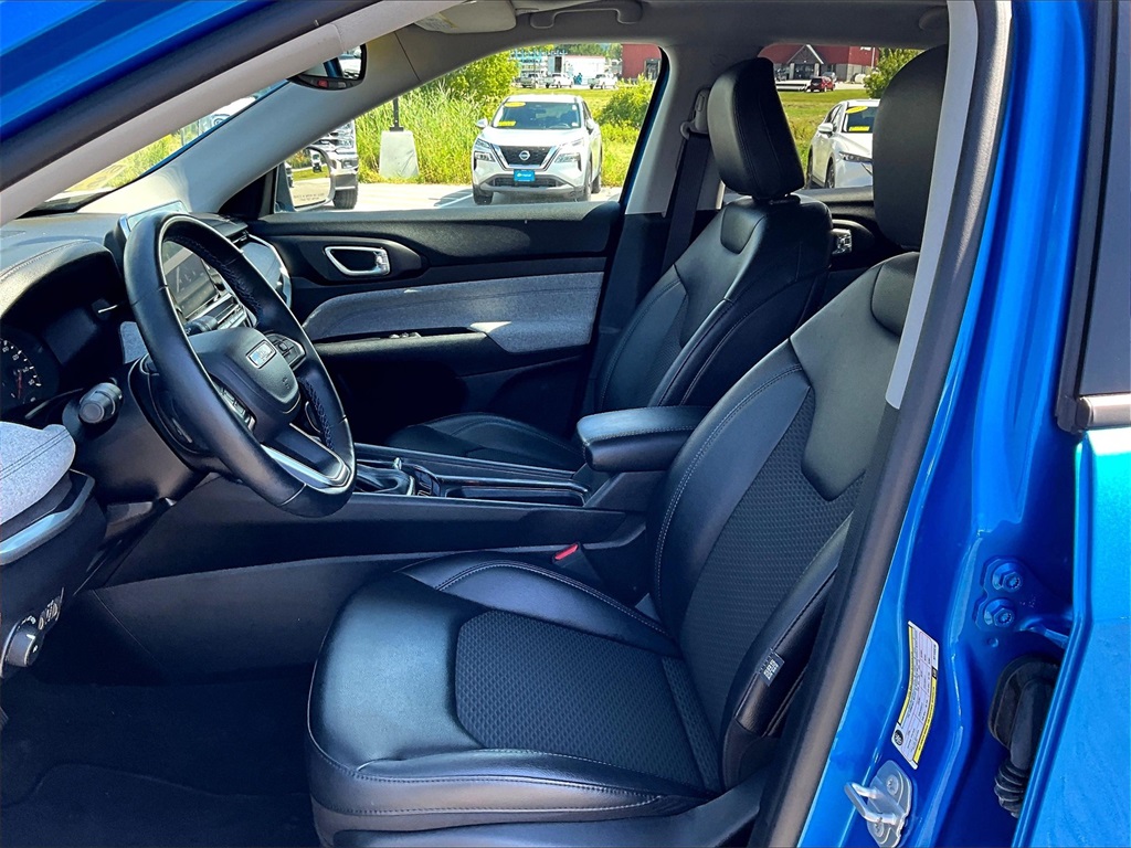 2022 Jeep Compass Latitude photo 8
