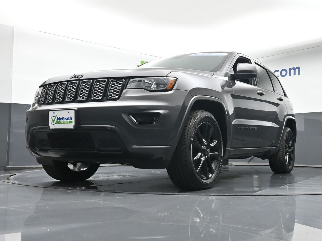 2020 Jeep Grand Cherokee Altitude photo 4