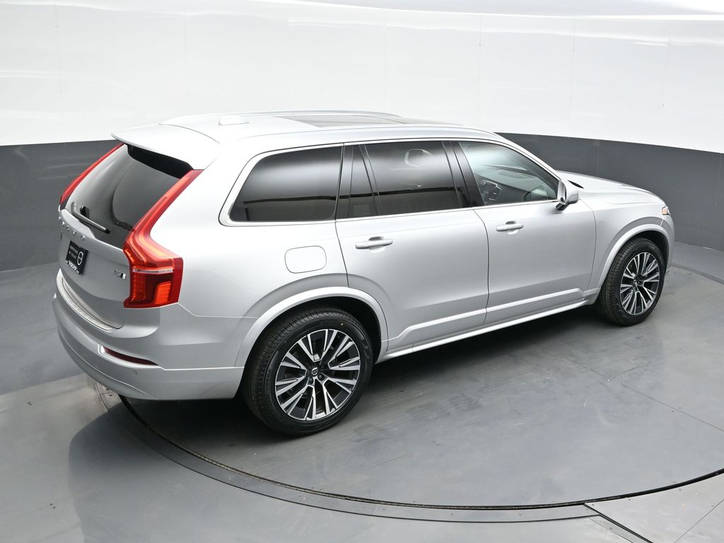 2022 Volvo XC90 T6 Momentum photo 29