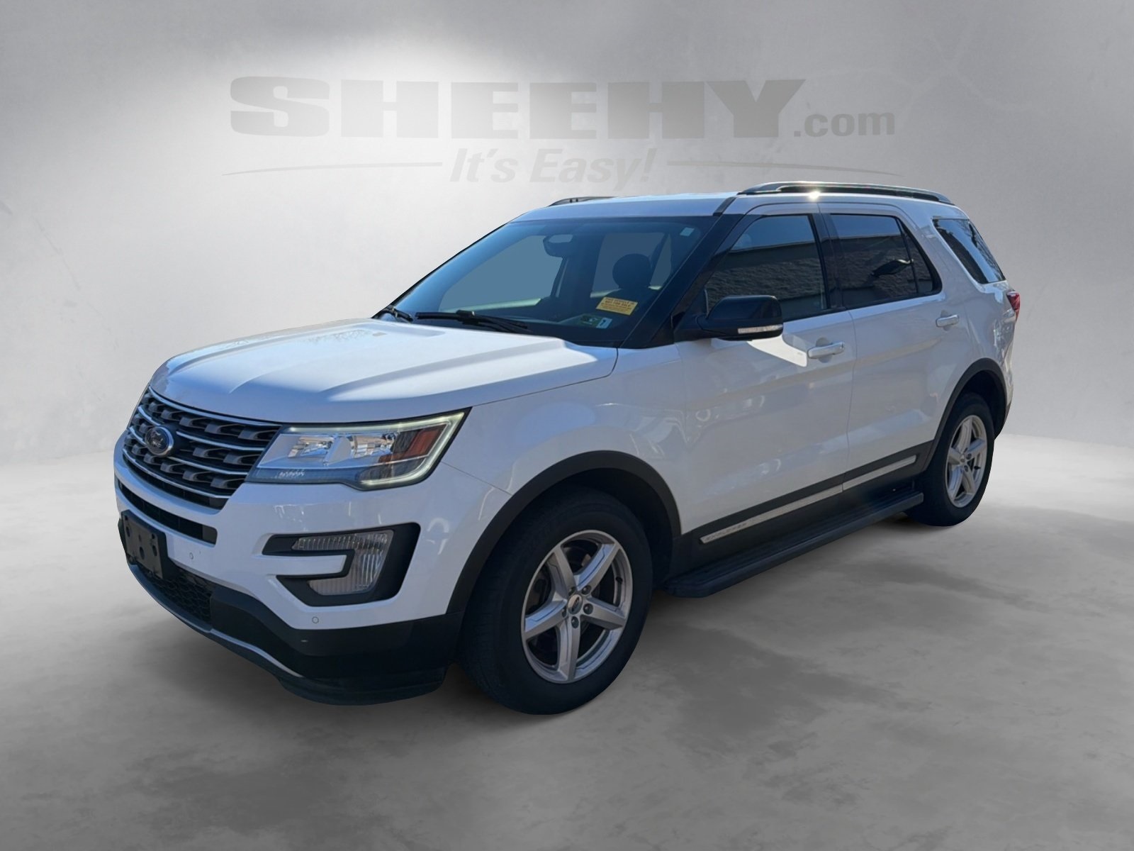 2017 Ford Explorer XLT photo 4