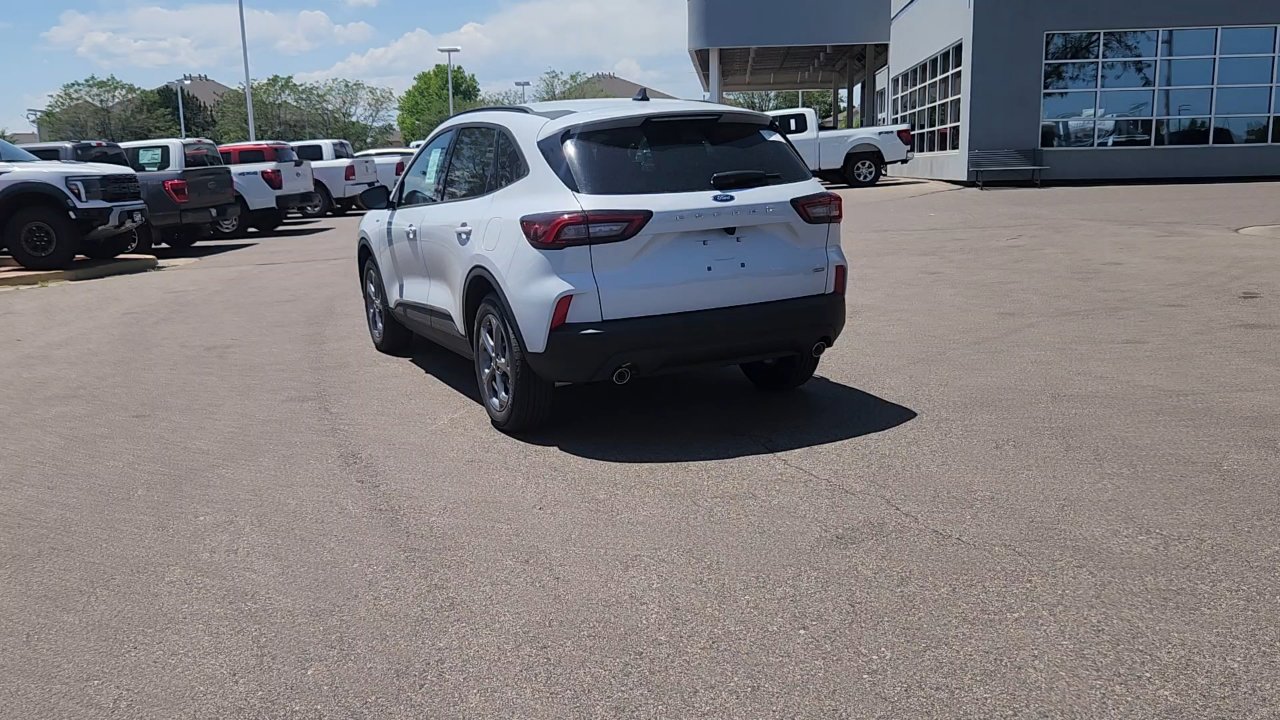 2025 Ford Escape ST-Line photo 3