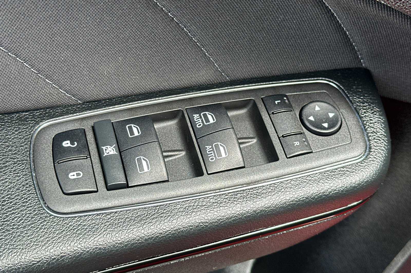 2022 Dodge Charger R/T photo 11